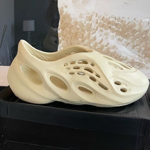 Yeezy Foam Runner Replica